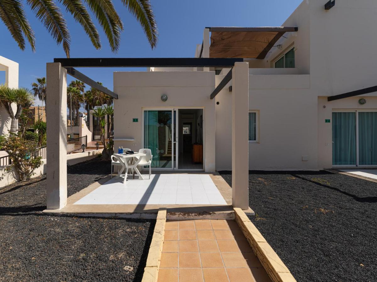 Homeforguest Apartamento 15 Con Terraza Y Piscina En コラレホ エクステリア 写真