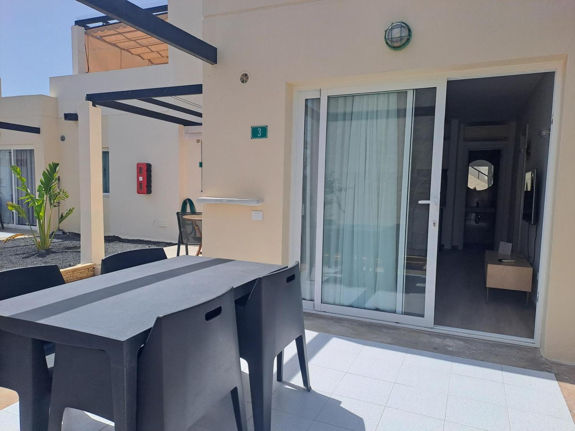 Homeforguest Apartamento 15 Con Terraza Y Piscina En コラレホ エクステリア 写真