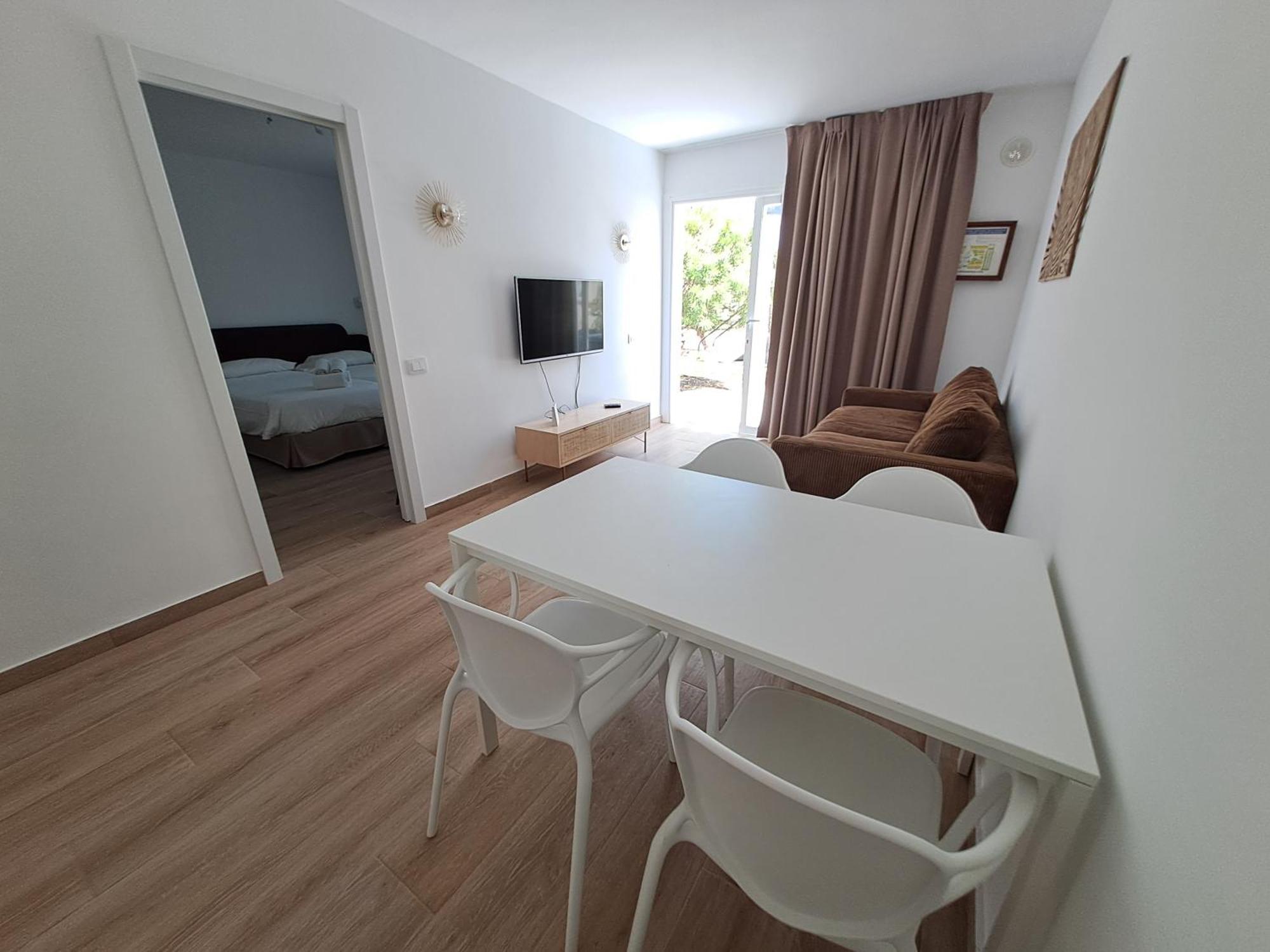 Homeforguest Apartamento 15 Con Terraza Y Piscina En コラレホ エクステリア 写真