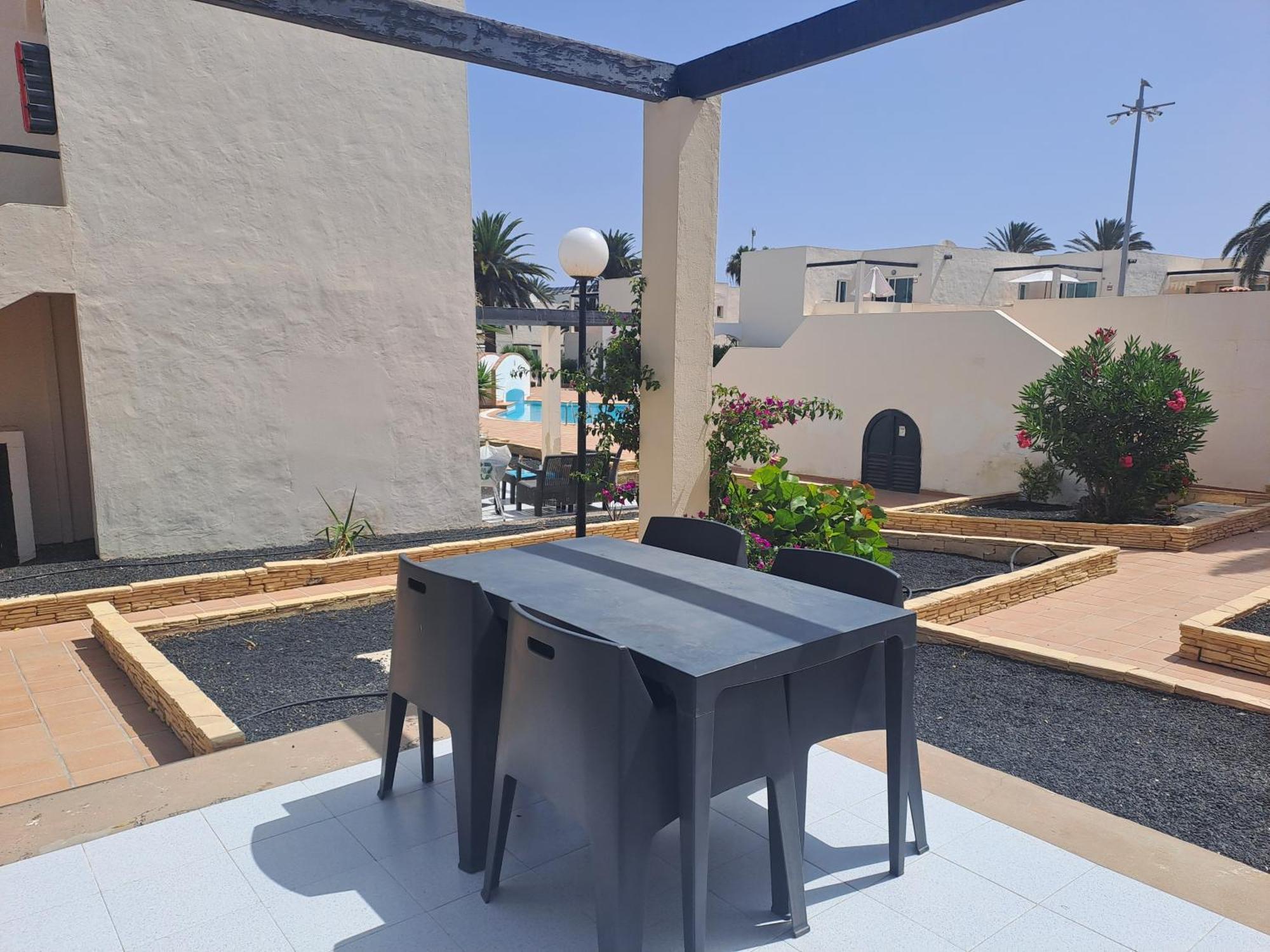 Homeforguest Apartamento 15 Con Terraza Y Piscina En コラレホ エクステリア 写真