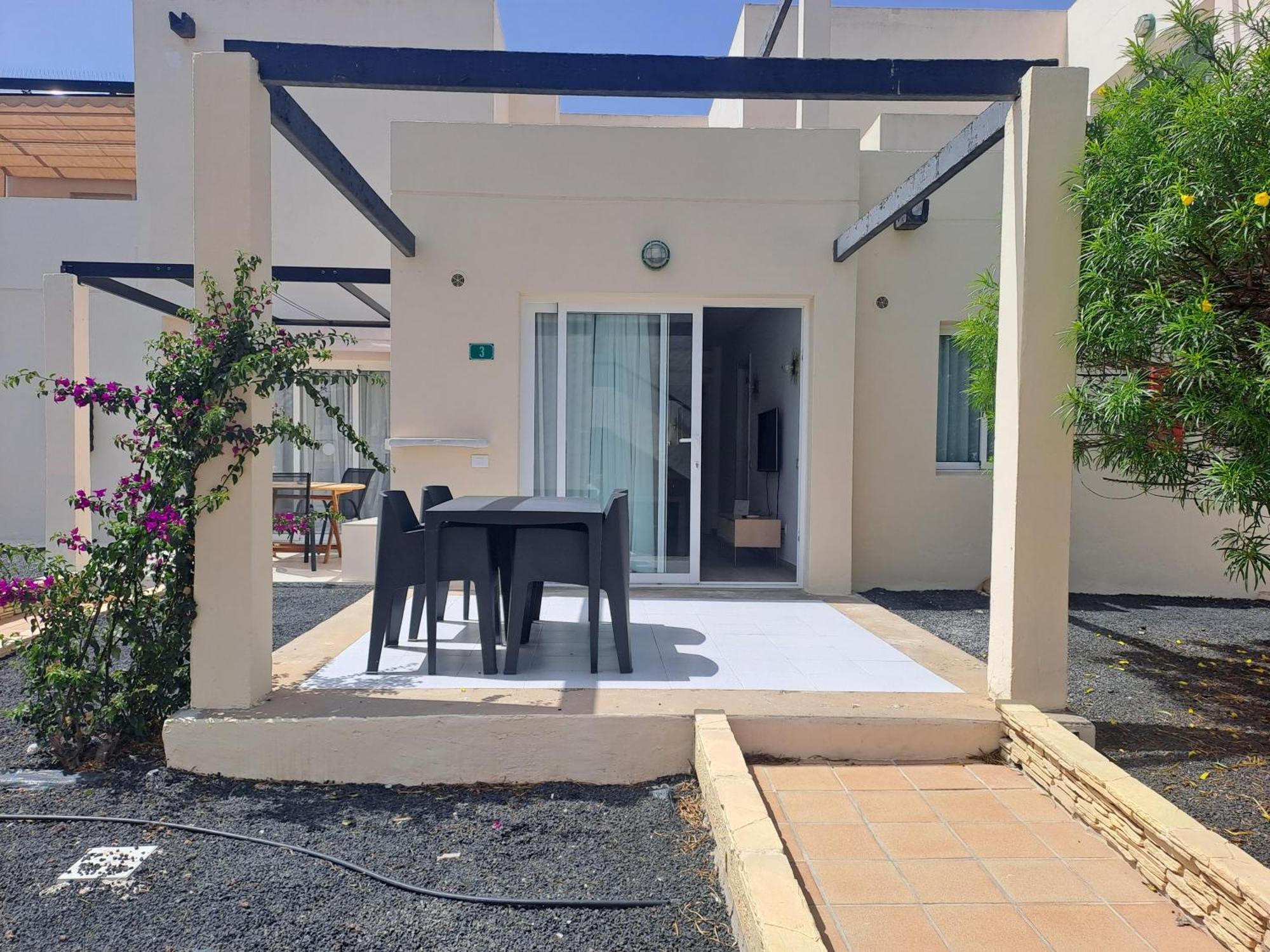 Homeforguest Apartamento 15 Con Terraza Y Piscina En コラレホ エクステリア 写真