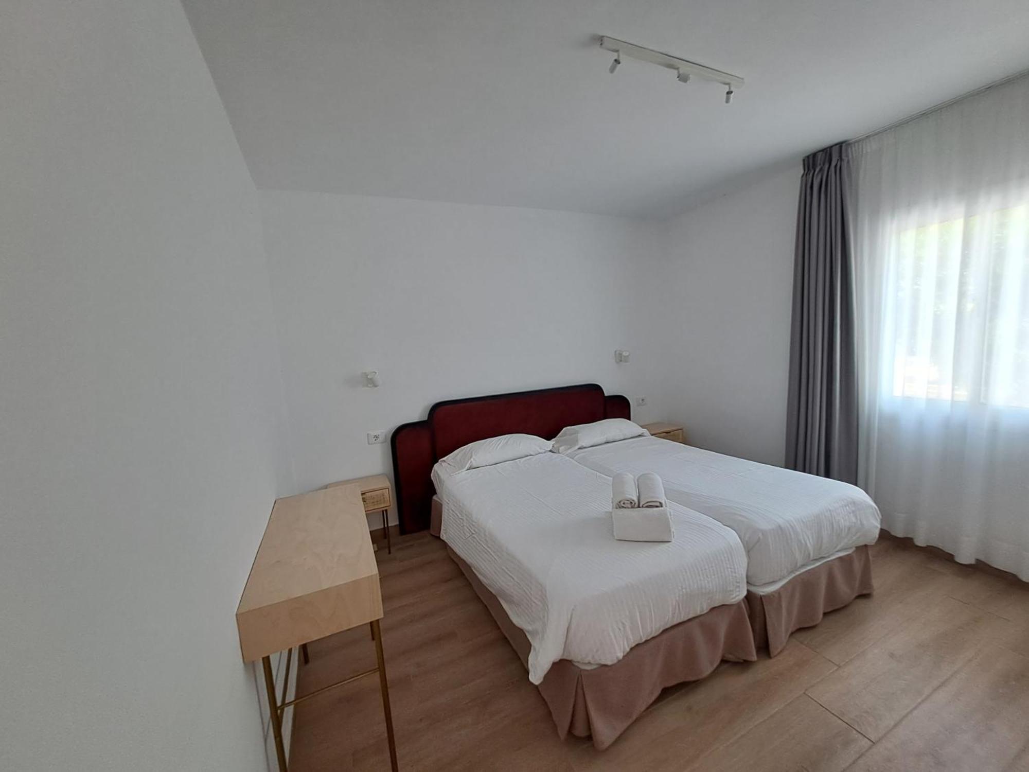 Homeforguest Apartamento 15 Con Terraza Y Piscina En コラレホ エクステリア 写真